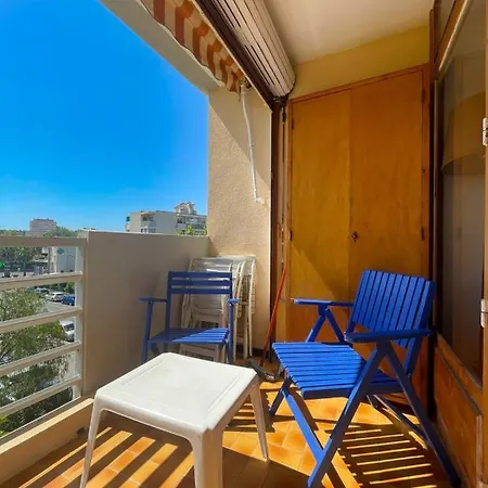 Charming Apt With Balcony At 5 Min From The Beach Apartamento