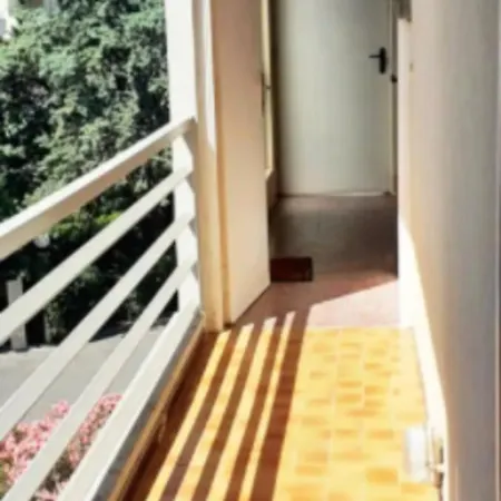 Charming Apt With Balcony At 5 Min From The Beach דירה *
